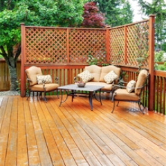 Deck with nice patio furniture.